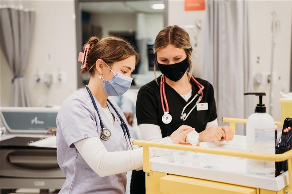 picture of nurnsing students